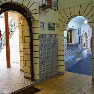  Hostel De Jeunes
