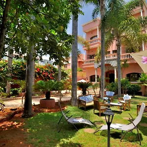 2* Konukevi Lhostel A